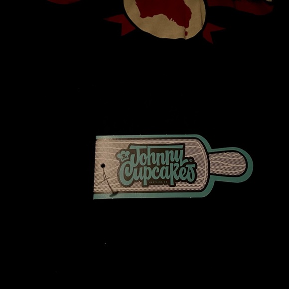 Johnny Cupcakes - AUSTRALIA Strong shirt!  Raised funds for wildfires in AU -New - Picture 3 of 6